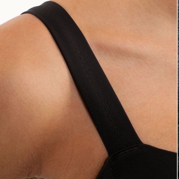 Lululemon Run: Back on Track Tank / Size 8 - Picture 7 of 16